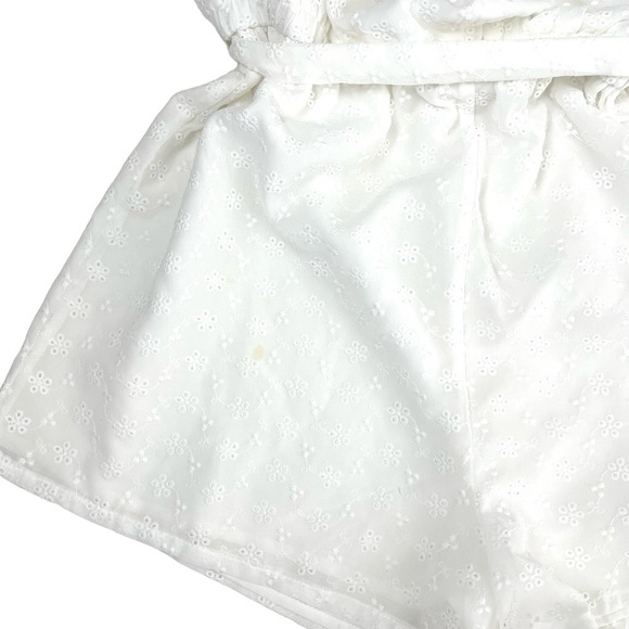 NWT Le Lis White Smocked Eyelet Romper Large - Picture 7 of 12